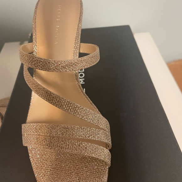 Ostin Metallic Fabric Square Toe Dress Sandals, play gold, size 7M, - Picture 5 of 5